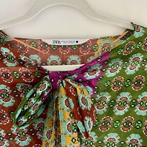 Zara Multicolor Floral Tie-Neck Women’s Top
